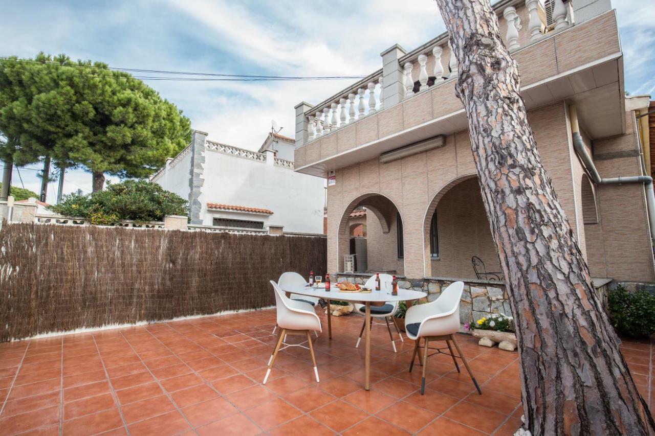 Casa Samara Castelldefels Exterior foto